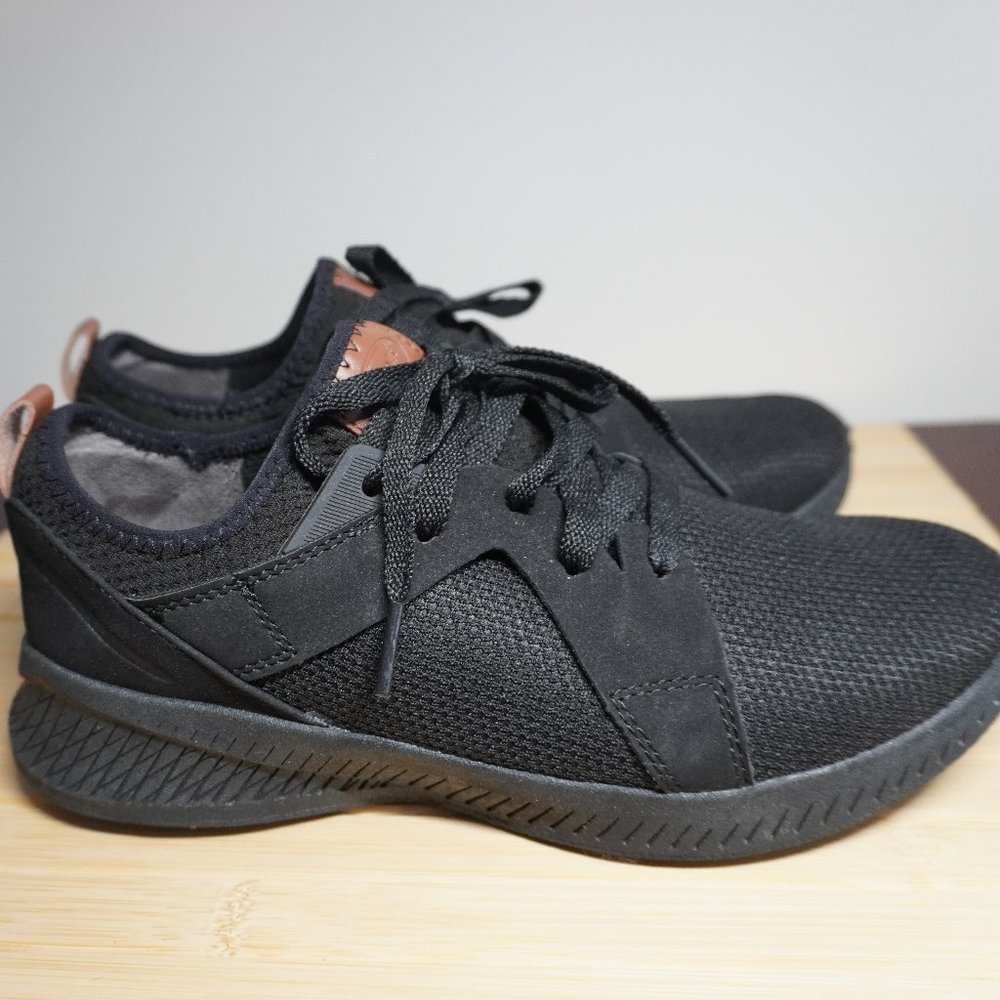 Dr. Scholl's Right On Sneakers, size 7, black. New